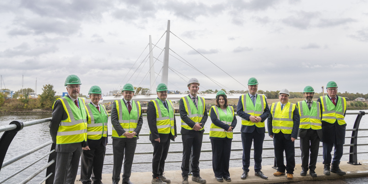 Leaders of the City Deal's local authorities at the Renfrew Bridge. 
Photo credit: Jamie Simpson