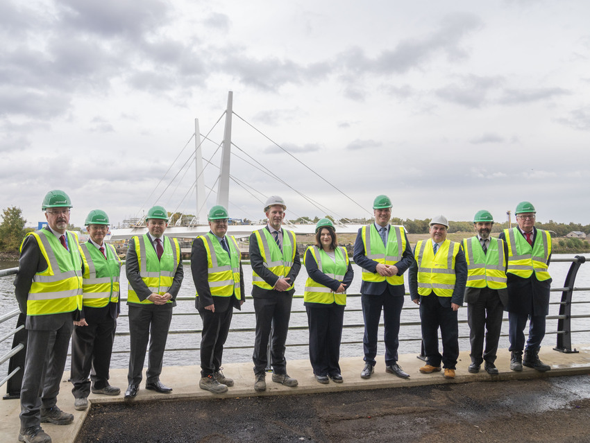 Leaders of the City Deal's local authorities at the Renfrew Bridge. 
Photo credit: Jamie Simpson